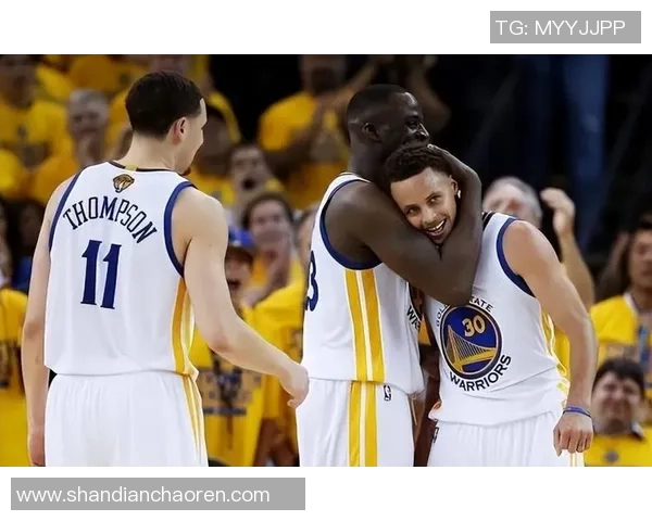 2015年NBA总决赛第二场勇士与骑士的激烈对决回顾与精彩瞬间分析