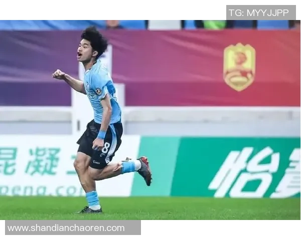 半场：申花1-2英博，吕焯毅国际波，刘祝润、吴曦破门